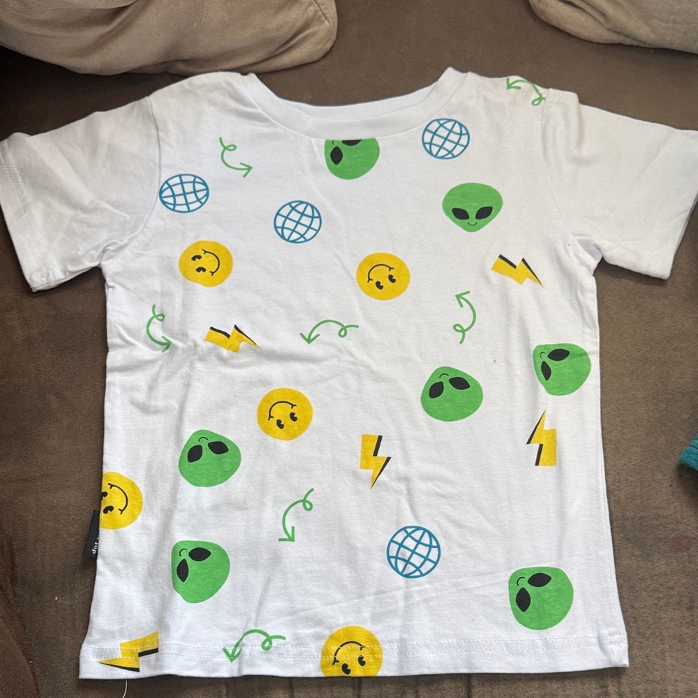 10/$10❤️Kids Fun Emoji Print T-Shirt - White